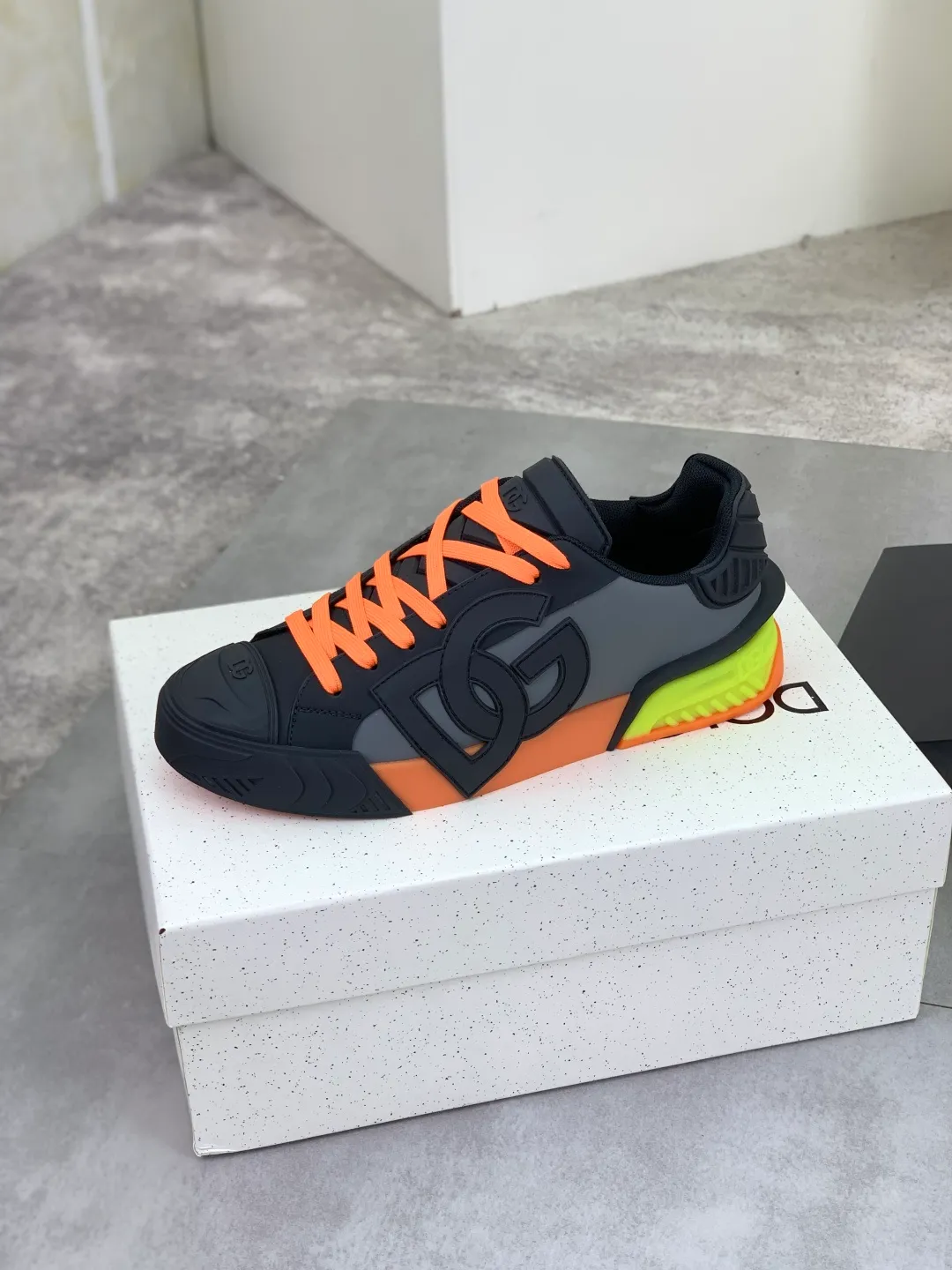 Men's shoes 💰P580💰 [New model] The latest hot style, top original quality, the official website synchronized with "DOLCE&GABBANA [Dolce & Gabbana] ~ High Quality." Effect Low-top casual DG men's shoes, loved by many celebrities, using high-end imported first-layer calfskin splicing logo design + cowhide feet, simple and elegant, perfectly interpreting the latest inspiration for shoes, integrating classics and fashion, luxury dreams, leading fashion Suitable for drivers, light and comfortable to drive, light and breathable for outdoor travel, high-end quality, trustworthy, 5️⃣color🉑️choice! Code number: 38-46
